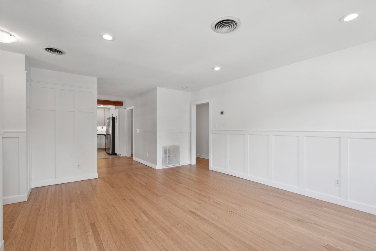 1915 Aichele Drive