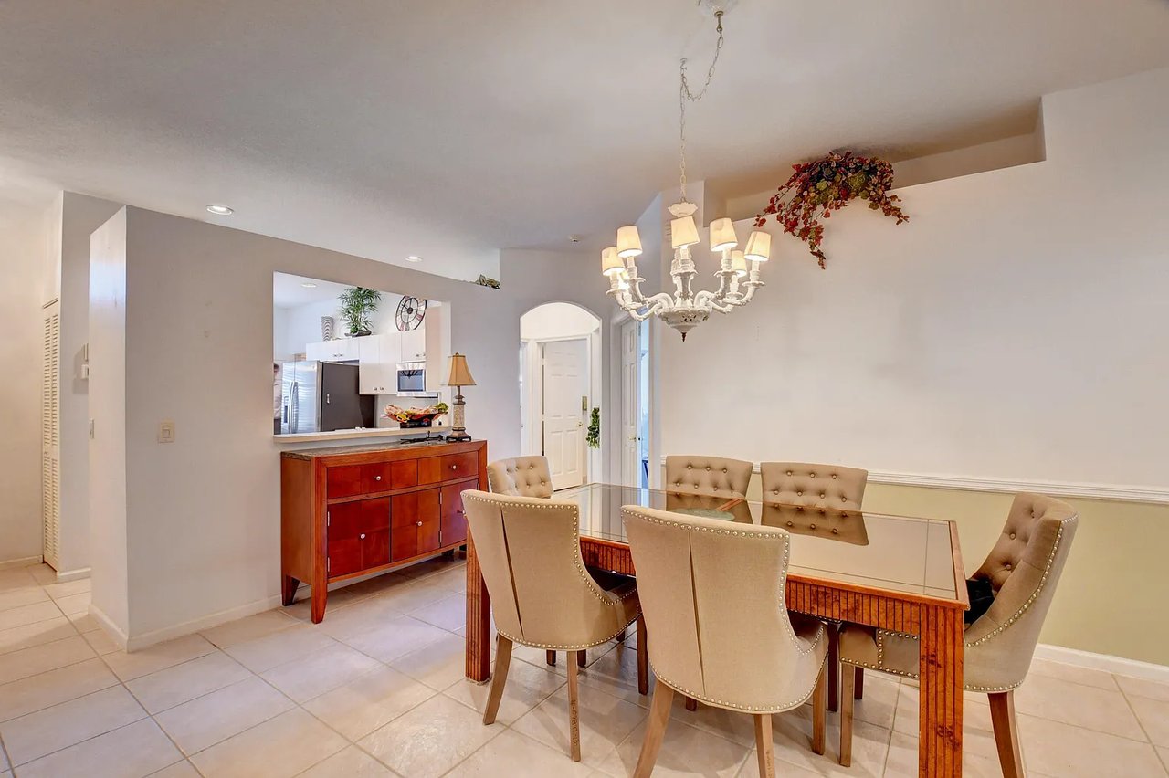 9720 S Crescent View Drive S