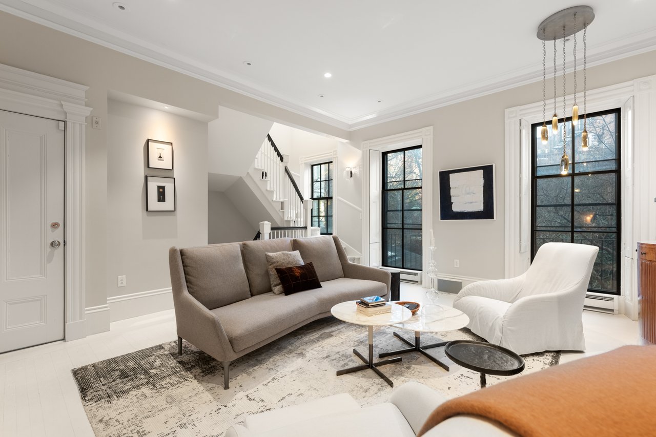 82 Pinckney Street, A