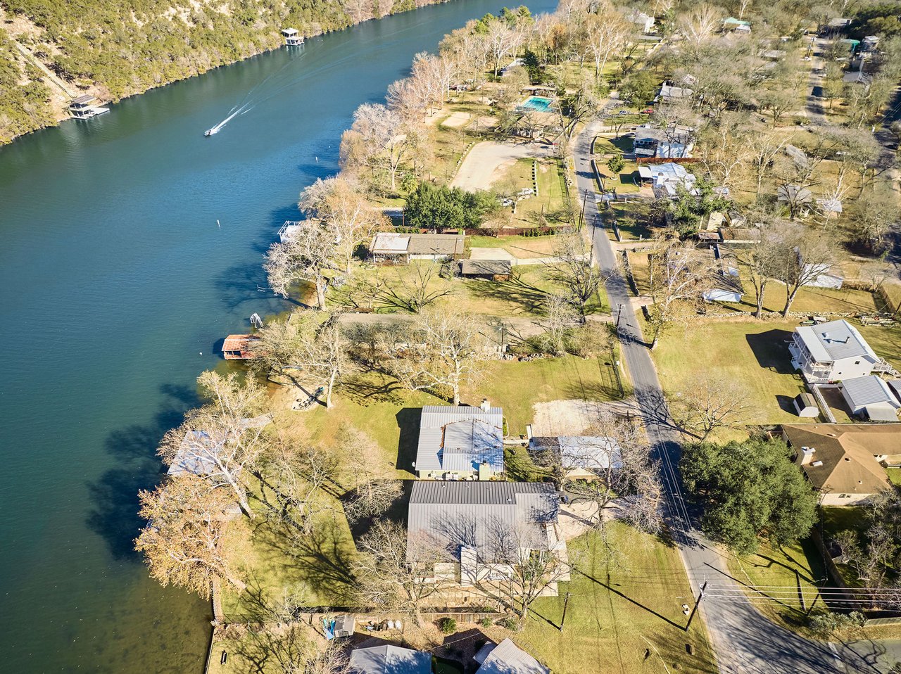 3016 Edgewater Drive