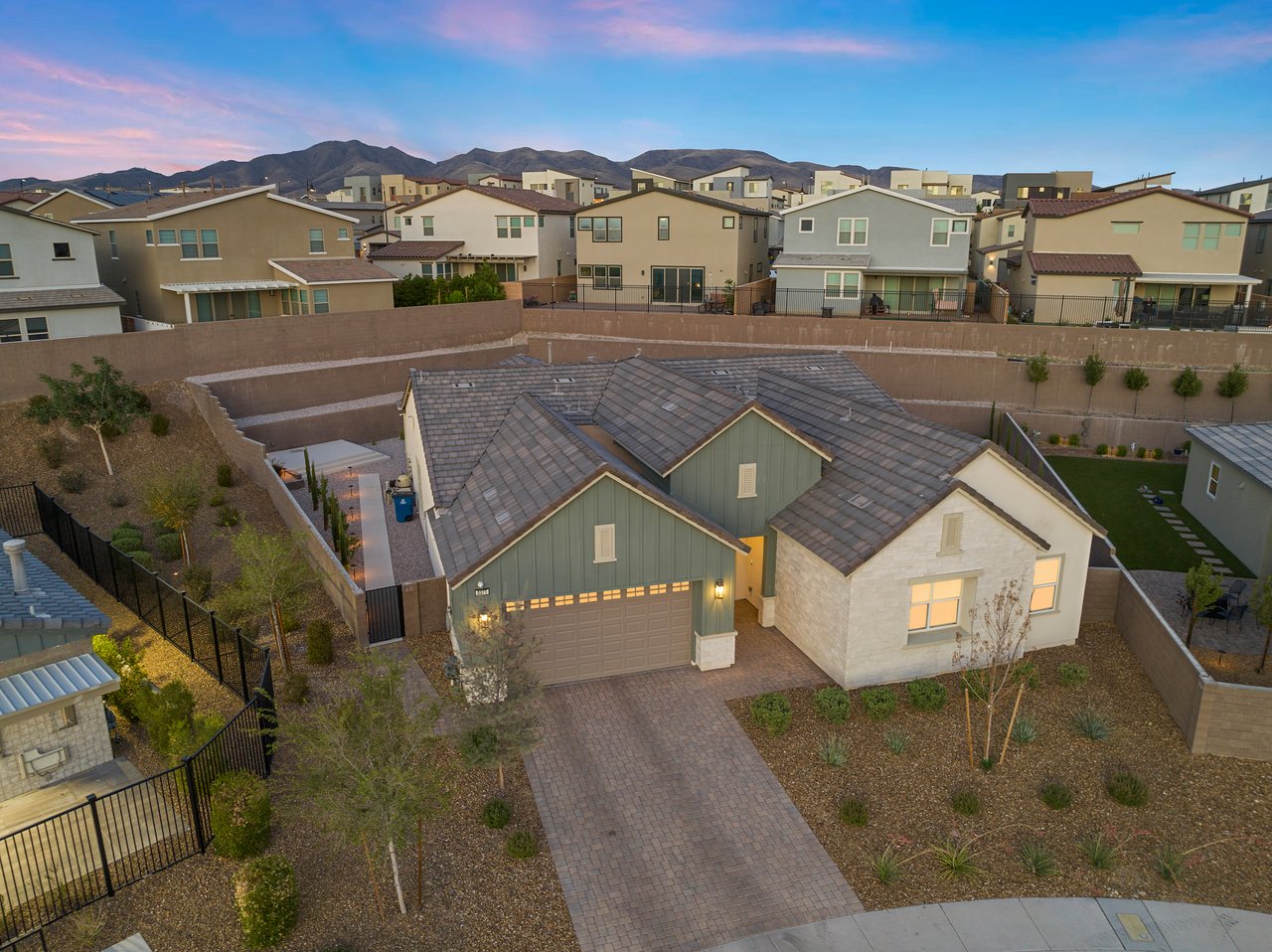 3371 Creek Bend Avenue