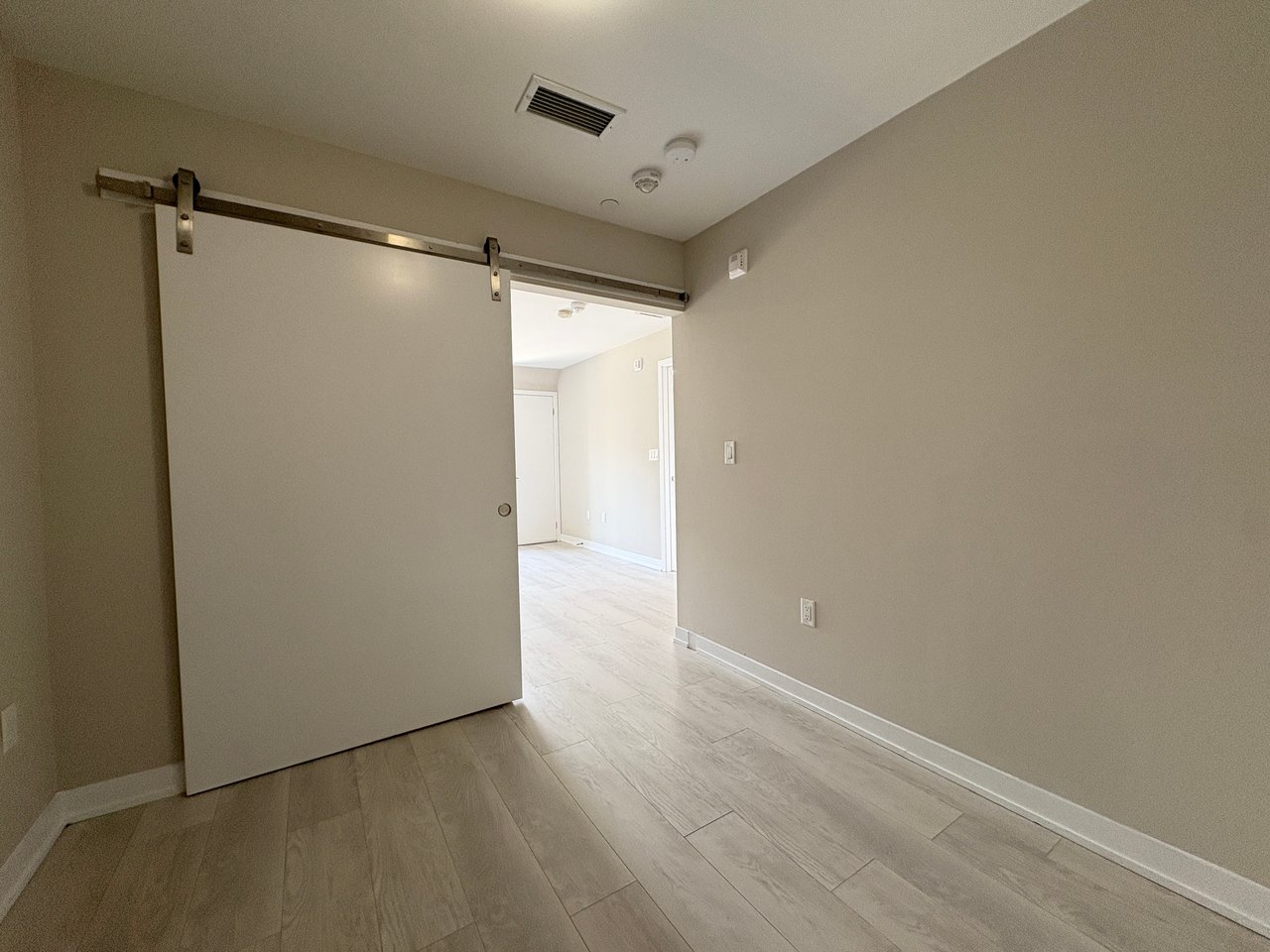 3401 Ridgeway Drive Unit: 307