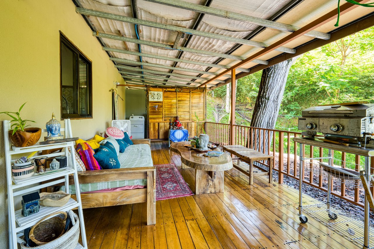 DOMINICAL HOTEL OR RETREAT WITH 11 RENTALS PLUS OWNER’S HOME