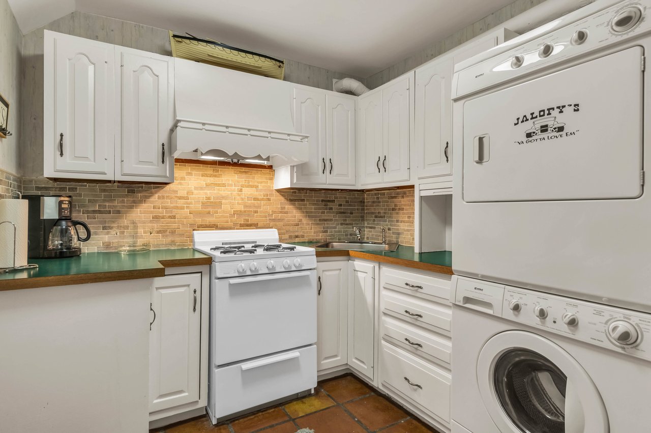 #2 Bay Head Condo! One Bedroom With Guest Room!