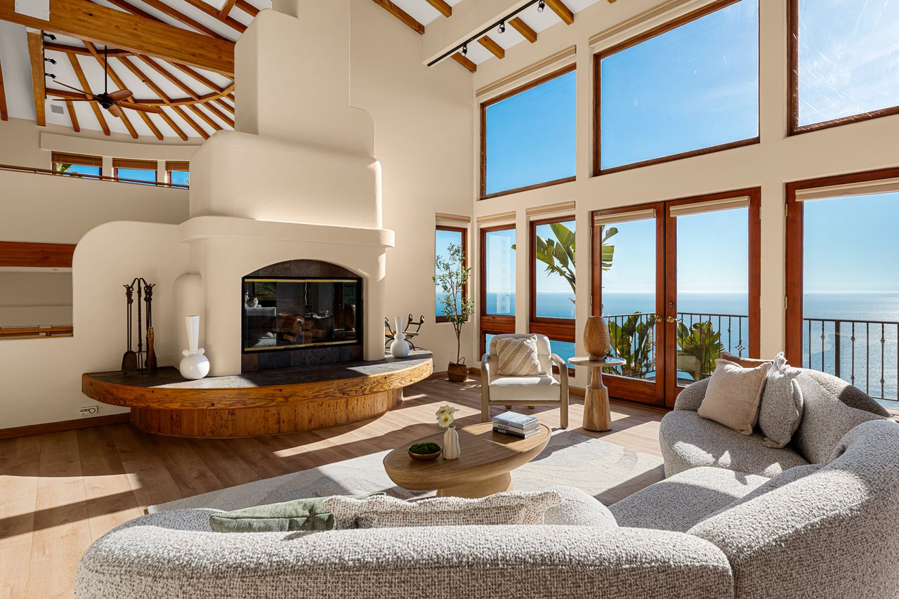 4240 Avenida De La Encinal