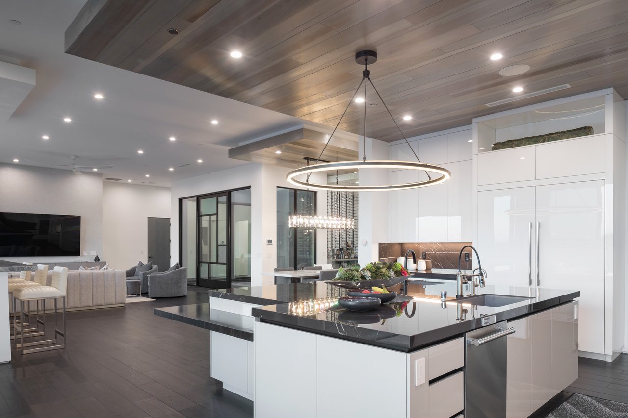 34 Sun Glow Ln, Las Vegas, NV 89135