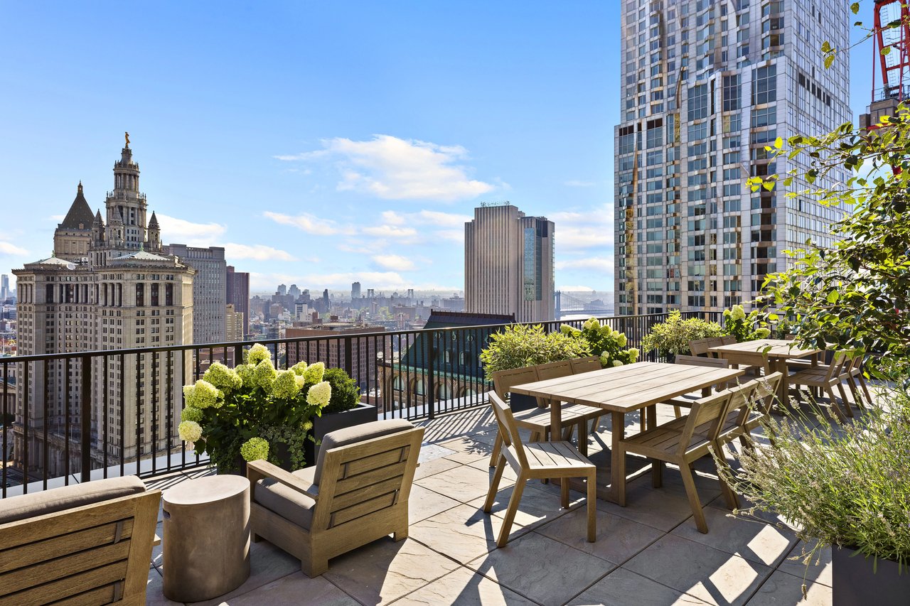 33 Park Row NYC – Boutique Glass Tower Overlooking City Hall Park