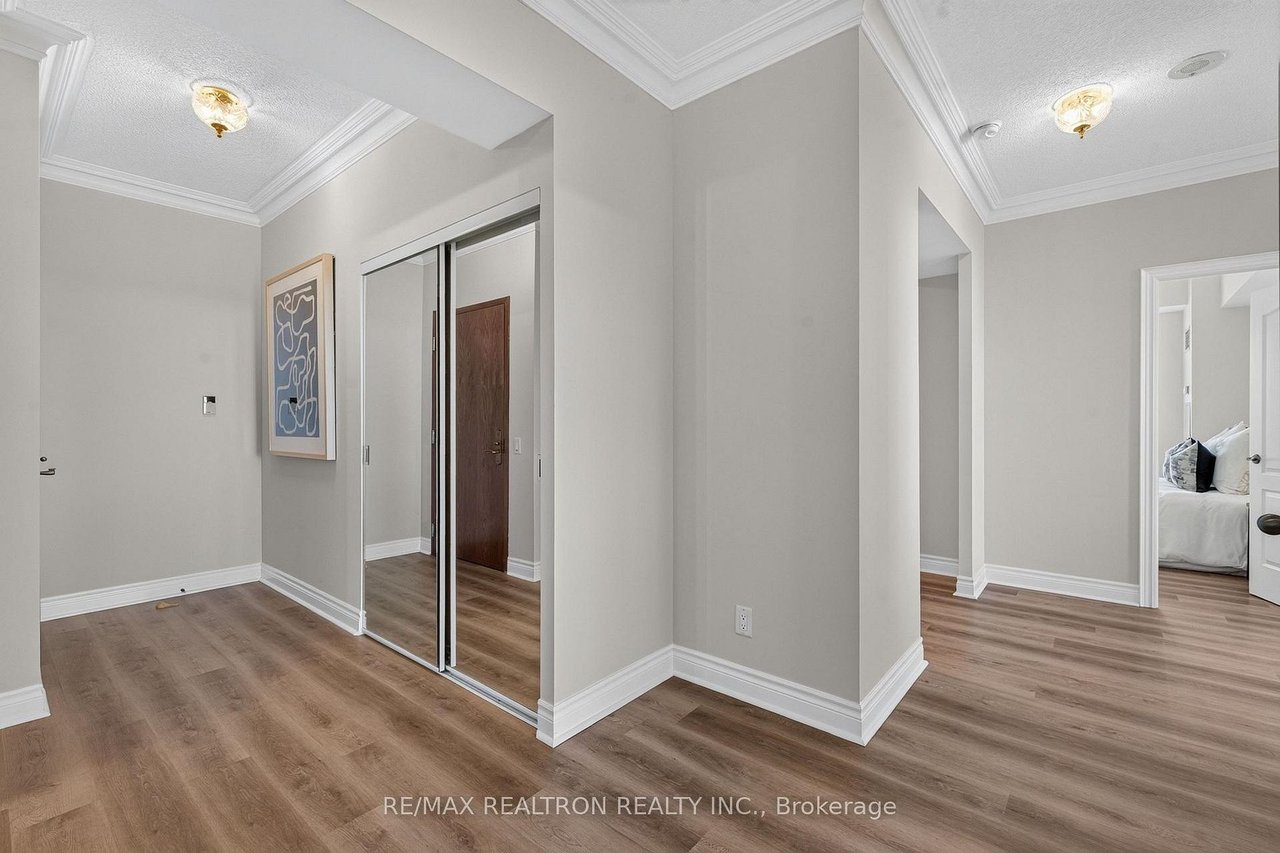 NORTH YORK LUXURY 