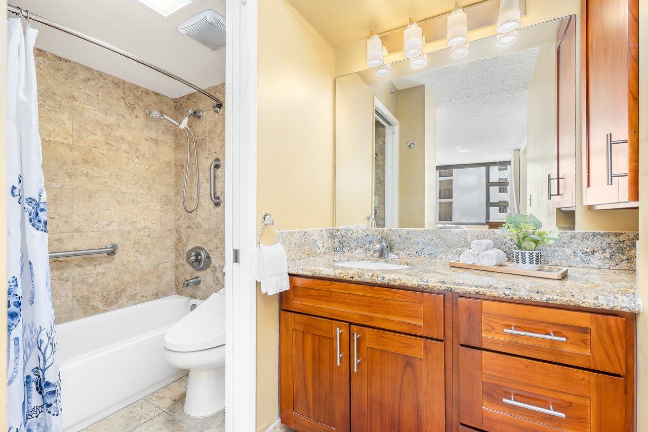 201 Ohua Ave #MAUKA1705