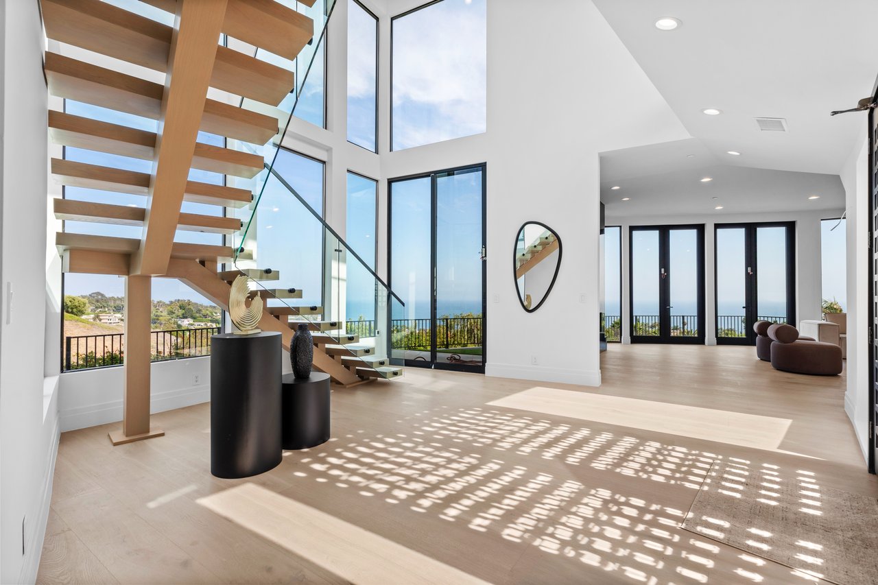 Luxurious Architectural Estate