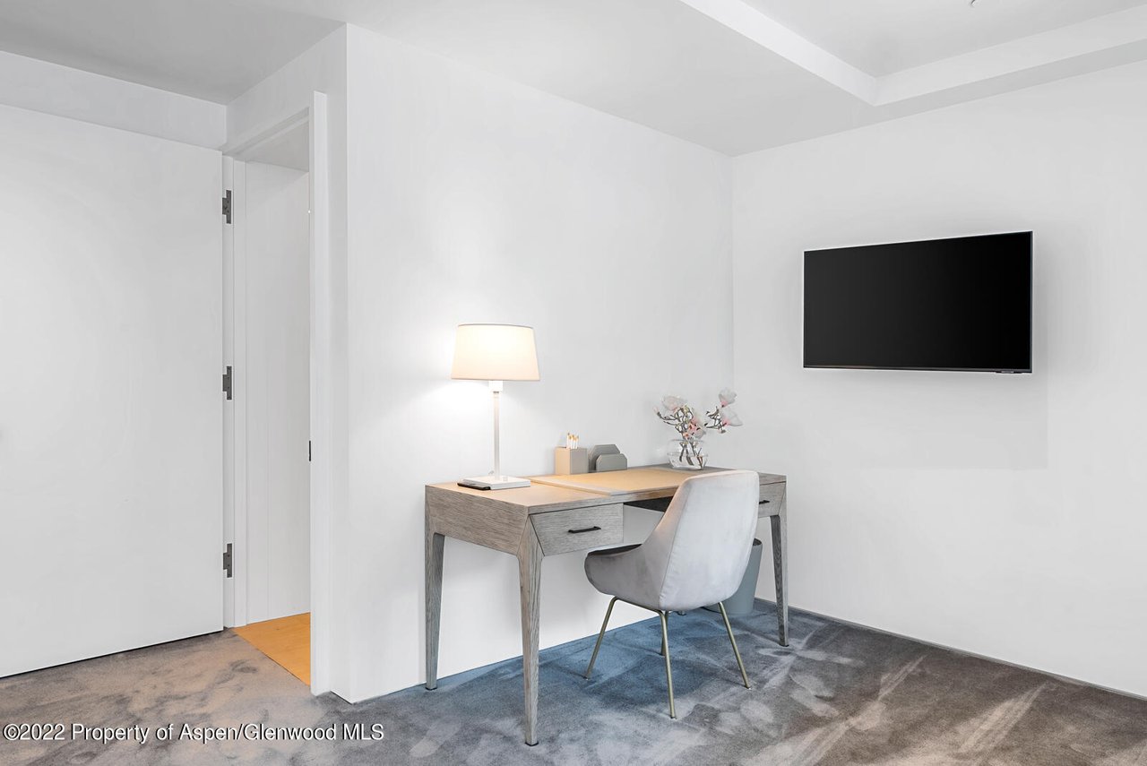 508 E Cooper Avenue, Unit 201
