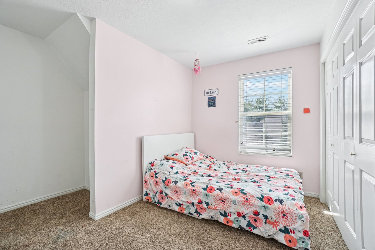 11343 S Clifford Cir