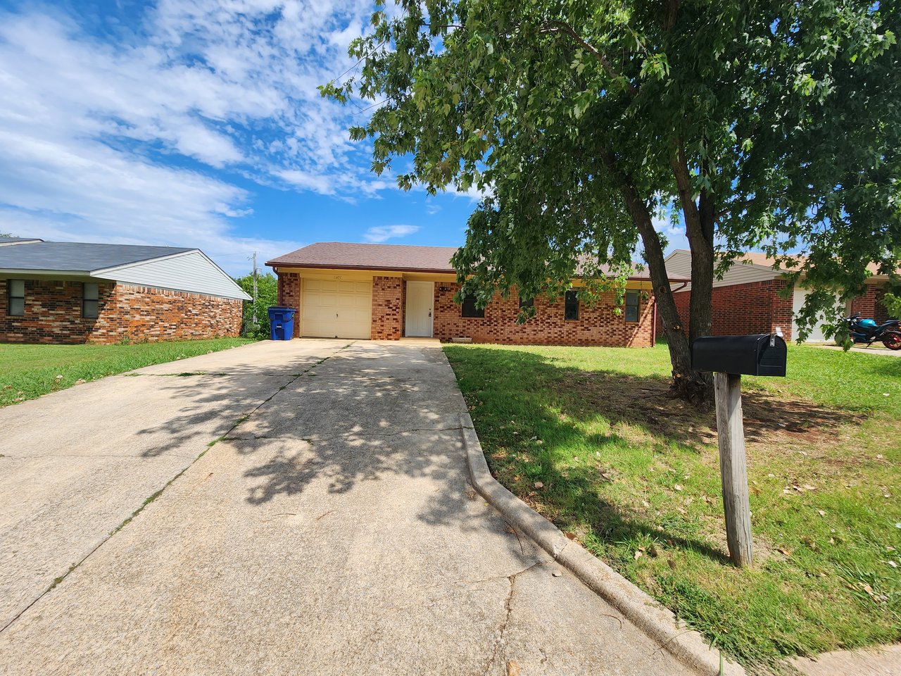 1207 Whispering Glenn Street