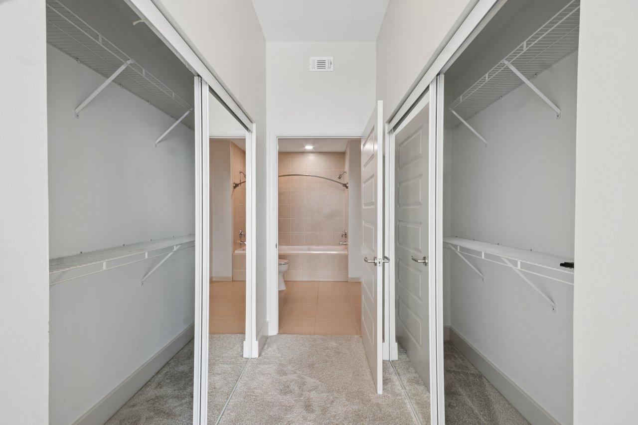 1080 Peachtree Street NE Unit 3215