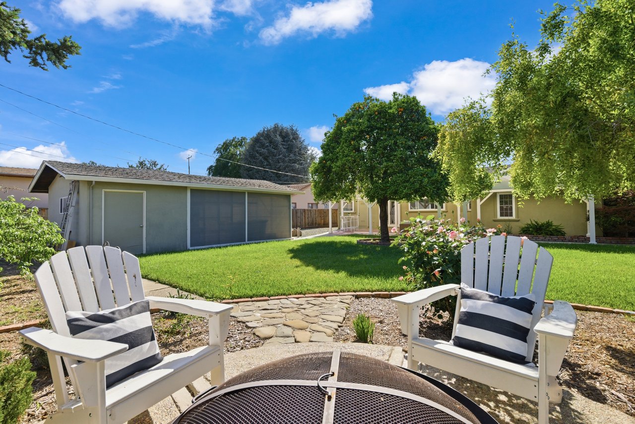 972 Emerald Way