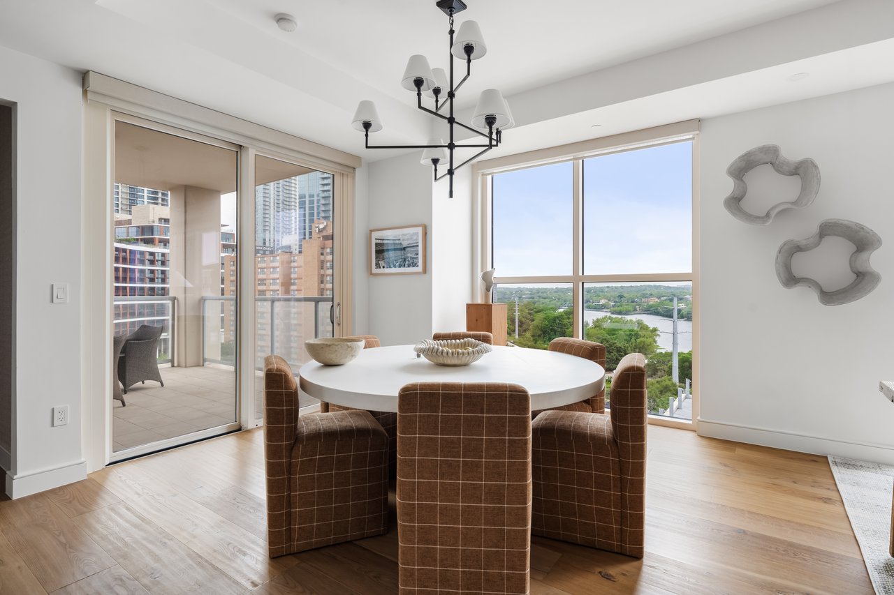 98 San Jacinto Blvd #807