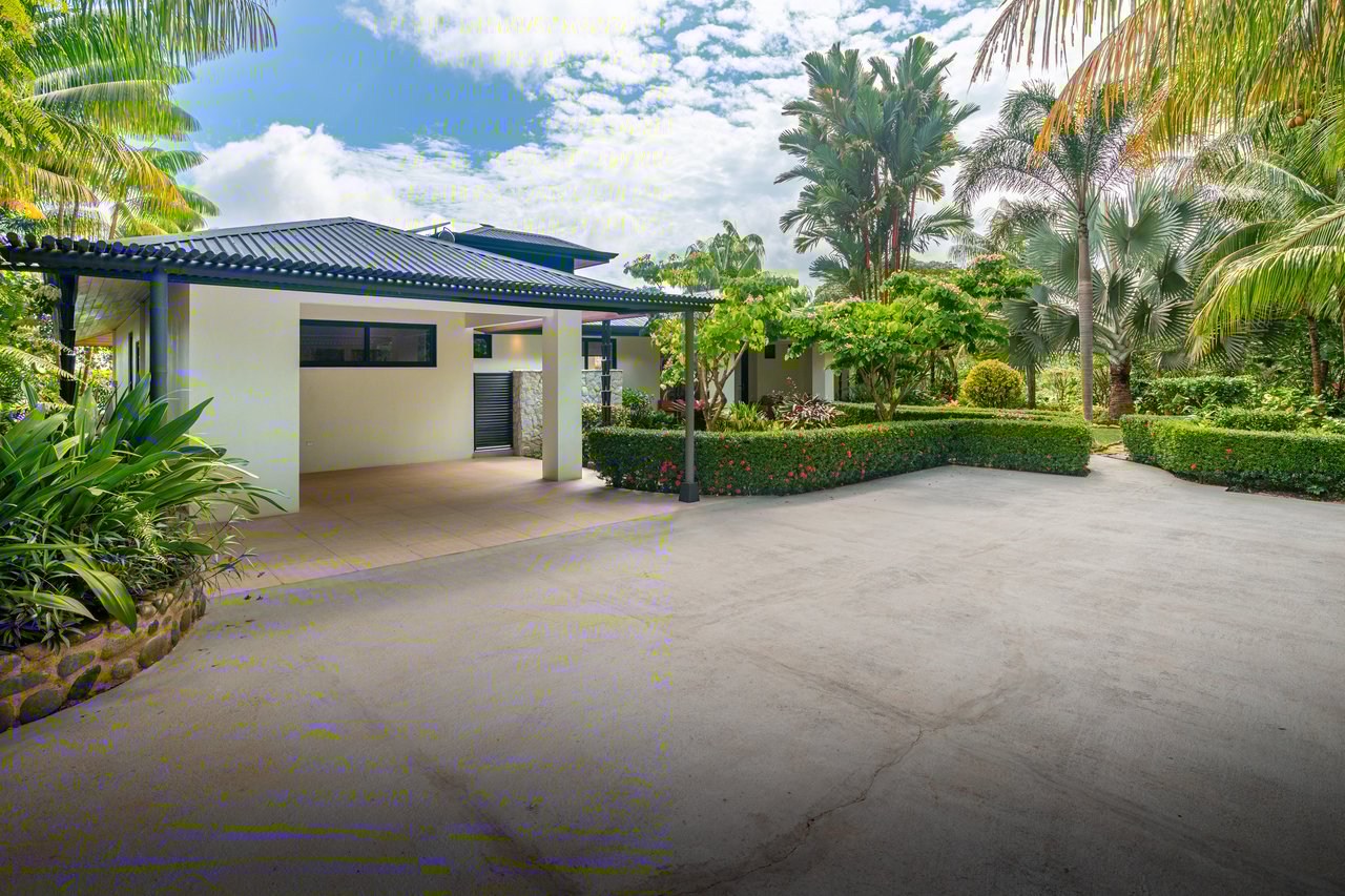 Casa Otra Vida – A Private Jungle Retreat with Ocean Views & Off-Grid Luxury
