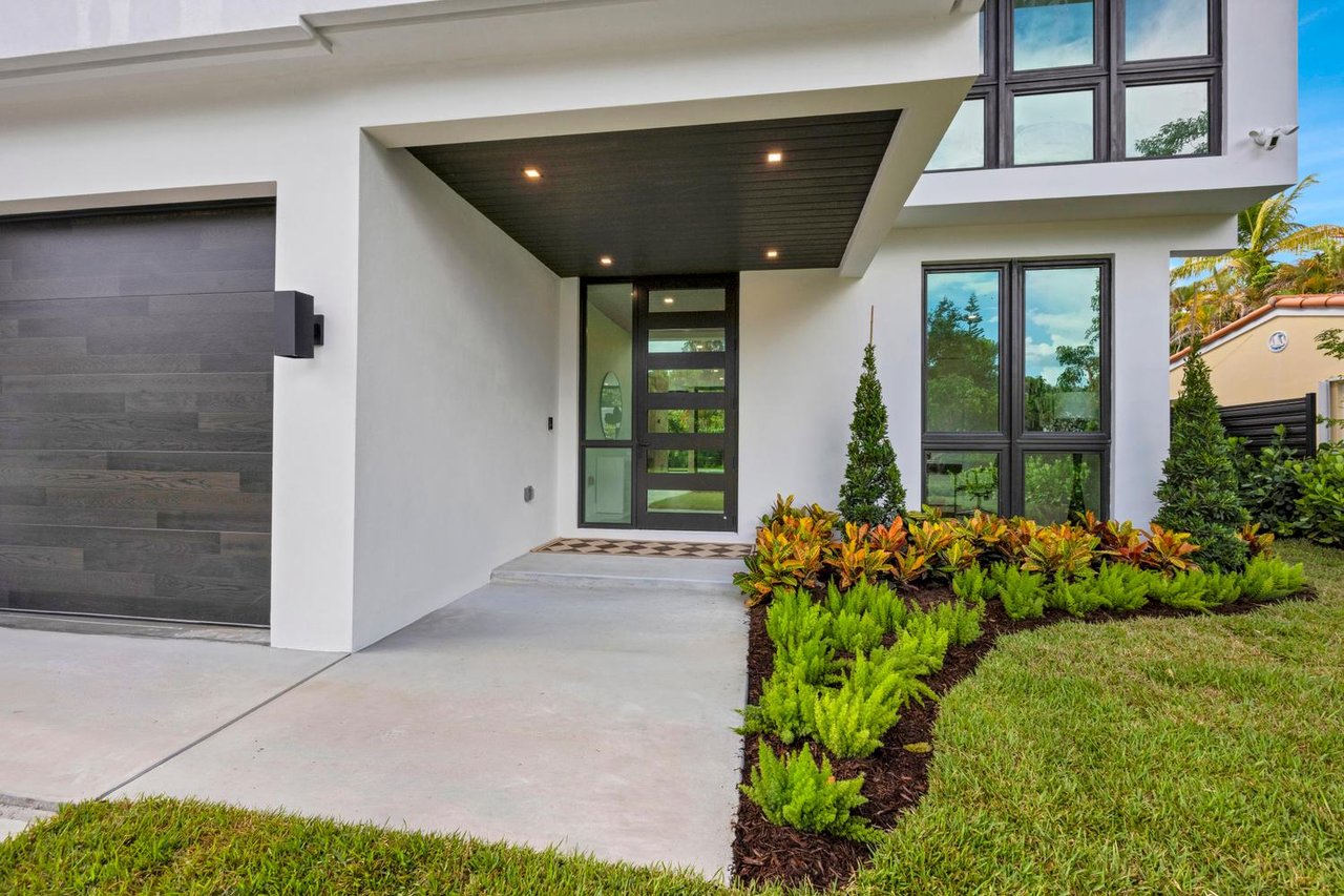 Sophisticated New Construction in the Heart of Miami