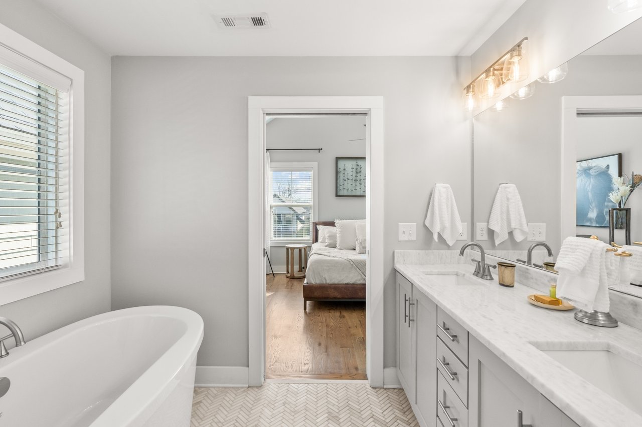 6117 California Ave #B