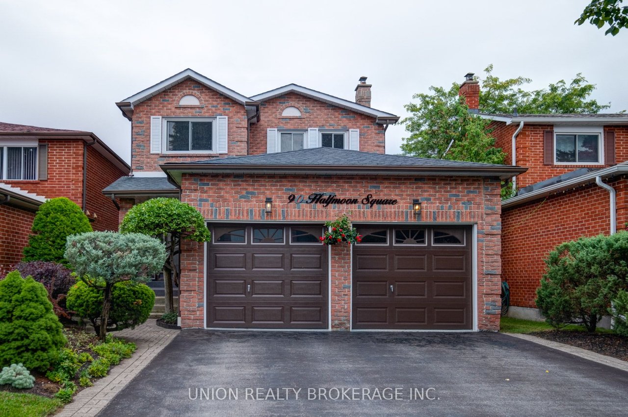 90 Halfmoon Sq