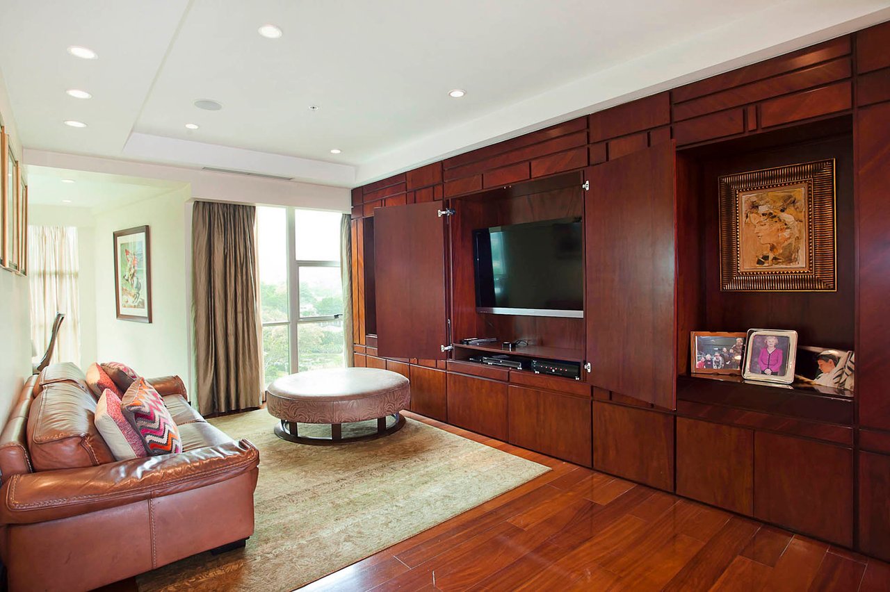 Classic Luxury View Condo, Escazu, San Jose