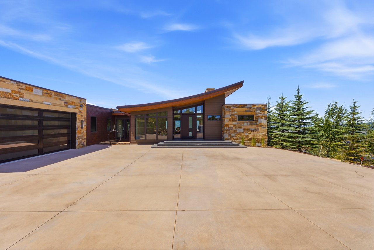 Top-of-Promontory Architectural Estate — Furnished & Turnkey - Front-Row Mountain Views