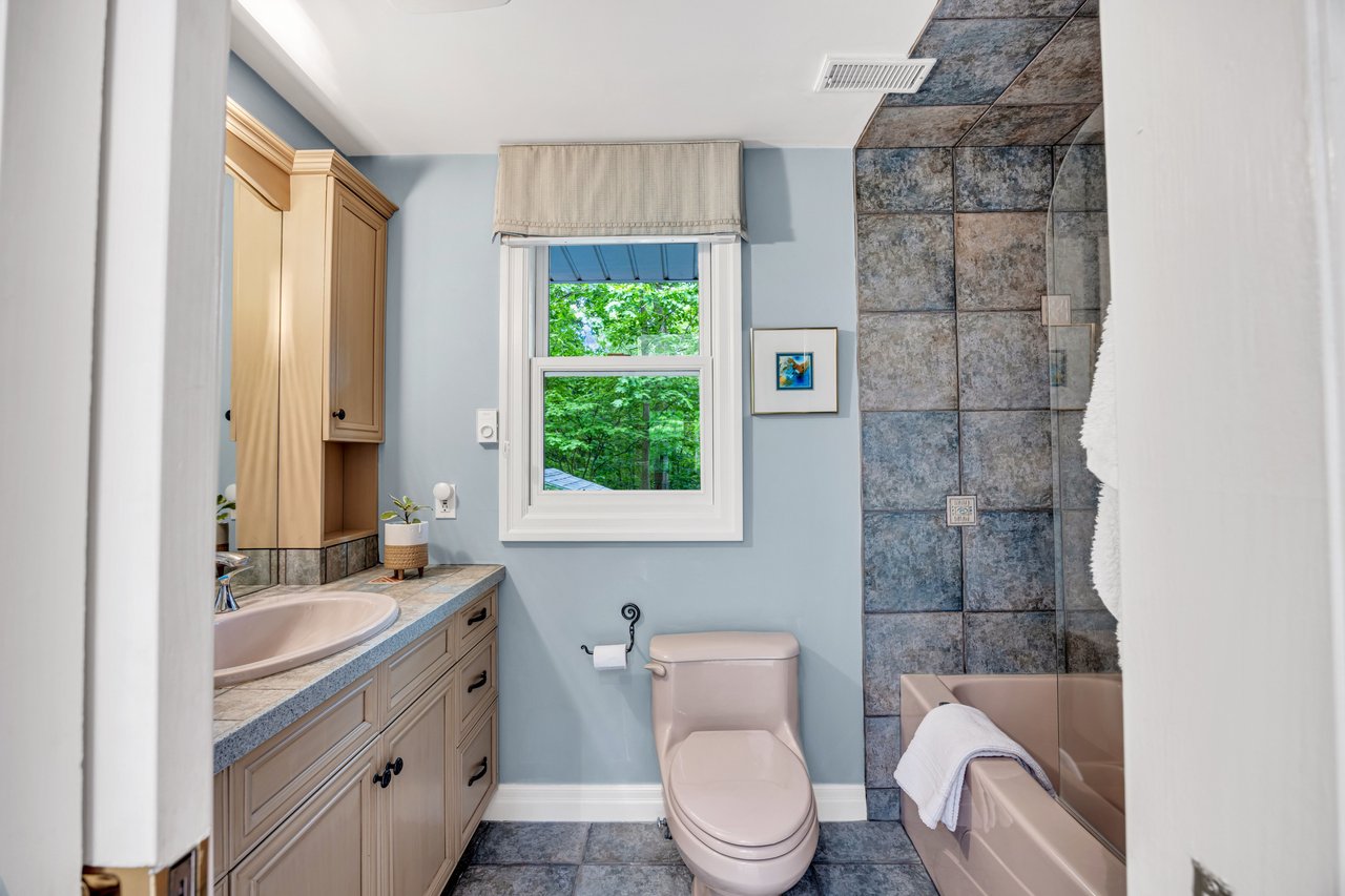 1346 Whiteoaks Avenue, Mississauga