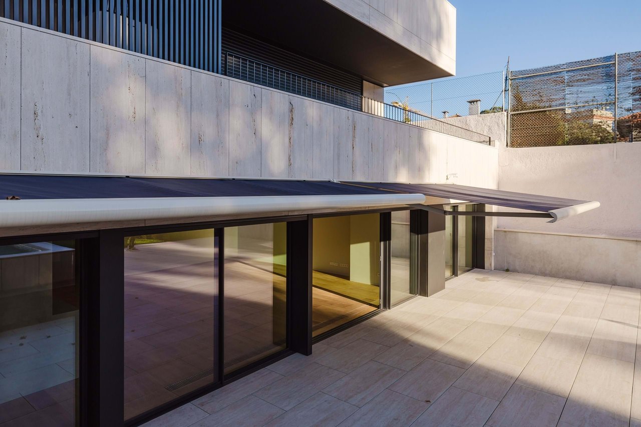 Luxury 4+1  Duplex with Garden & Pool in Foz do Douro – Coastal Living in Porto