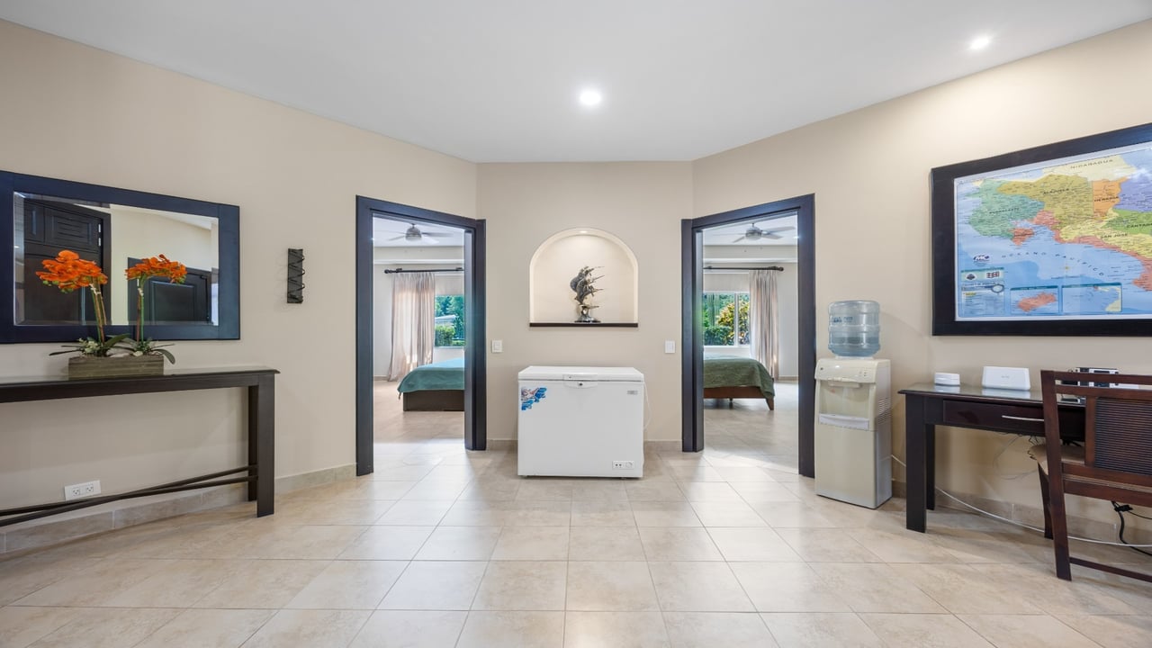Exquisite Estate in Catalina Cove – Walk to the Beach, Live the Dream