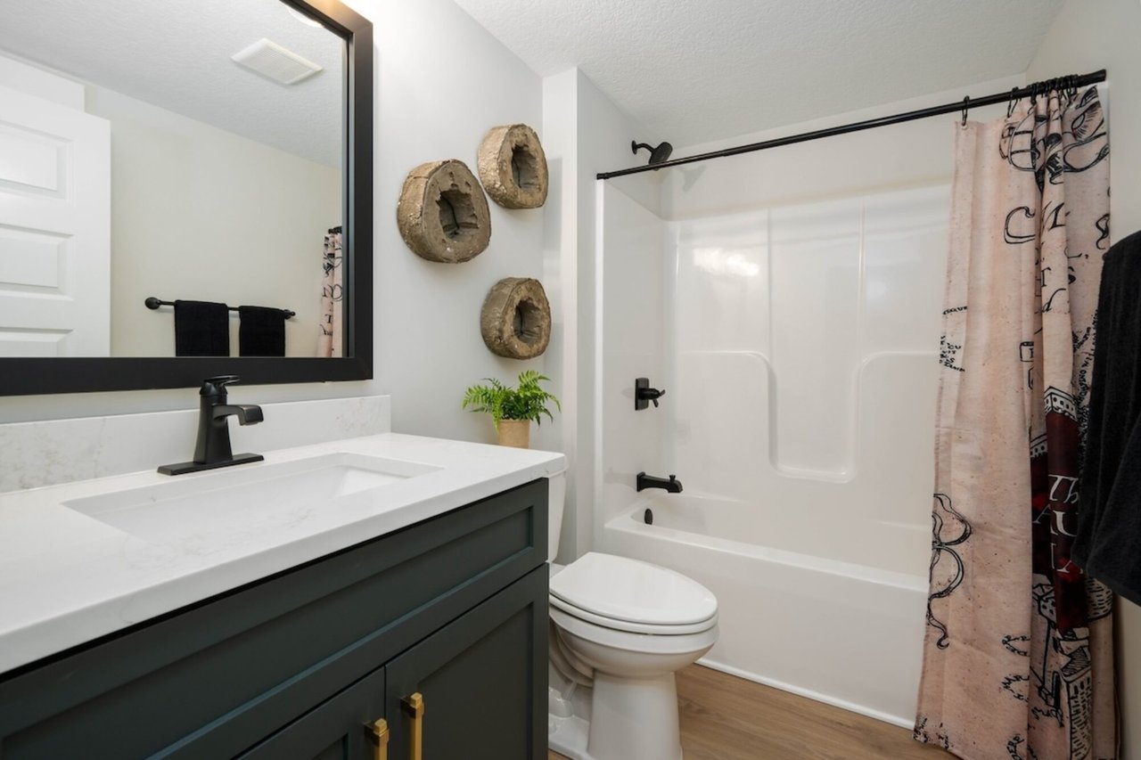 137 W Basalt Dr