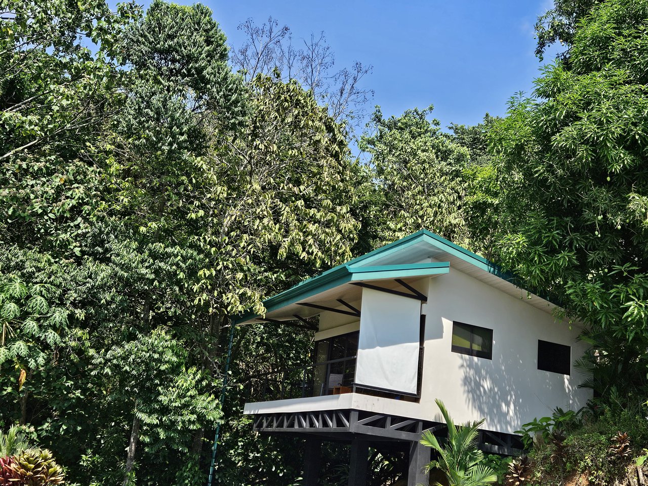 Beautiful sea view House Guesthouse and Pool in a gated Community close to awesome Beaches