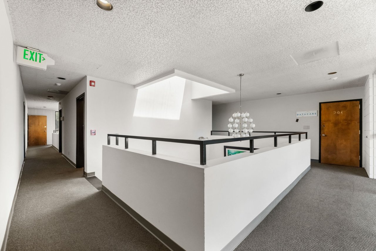 992 S De Anza Blvd