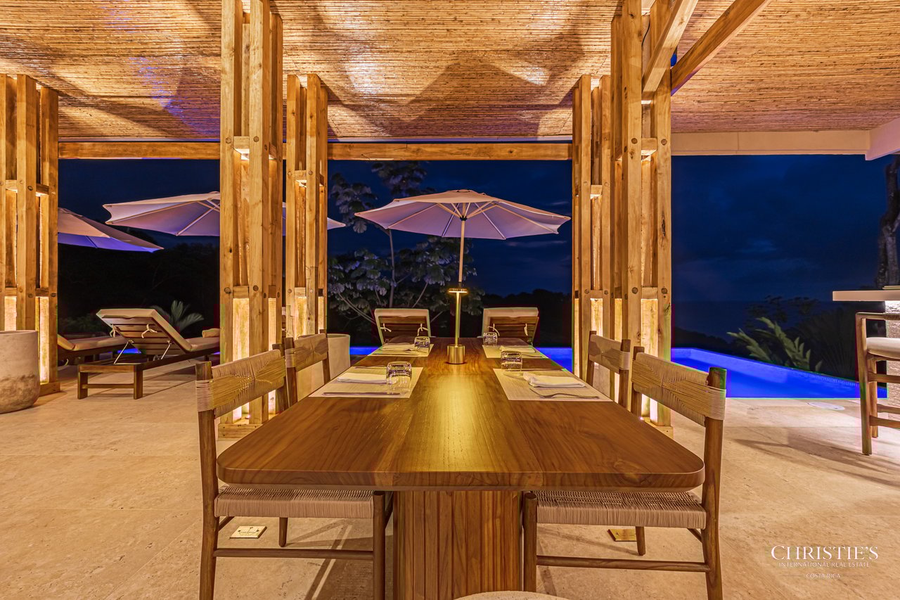 Luxury Hotel Boutique with Ocean Views | Walking distance to the beach | 13.2 Acres