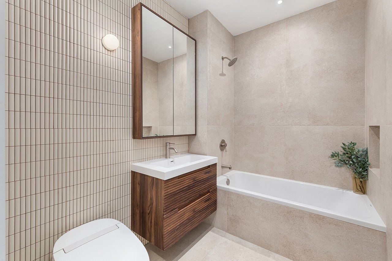 701 PROSPECT Place 302