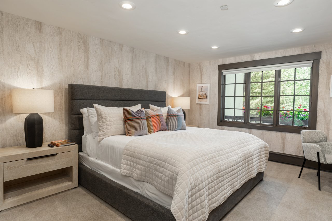 The Lodge at Vail Condominiums #406