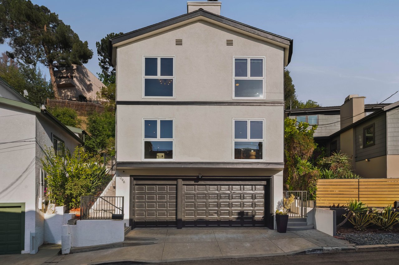 1096 Oban Drive 