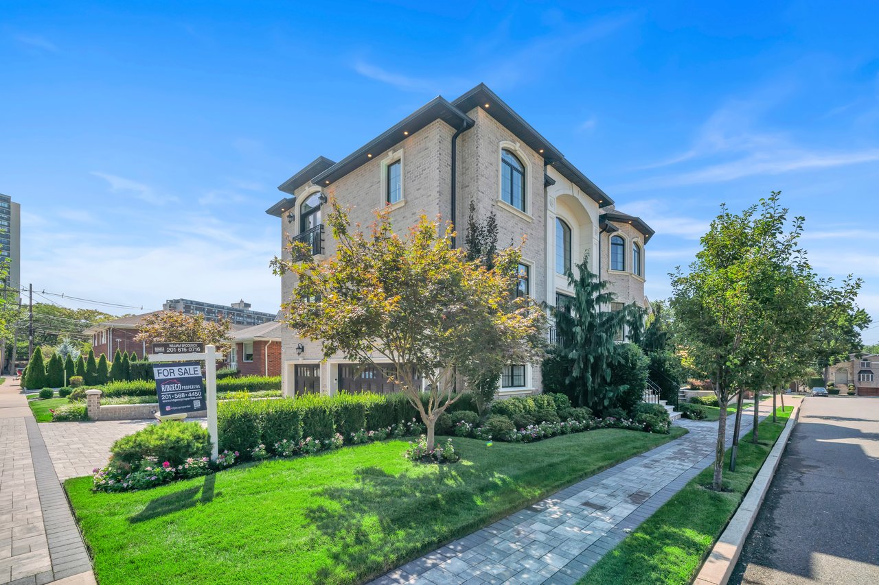 214 Forest Road