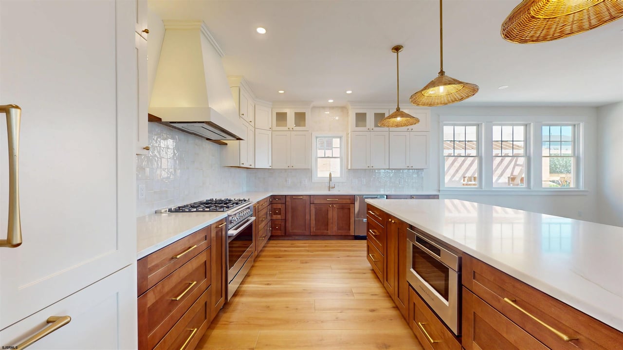 1904 W Brigantine Avenue