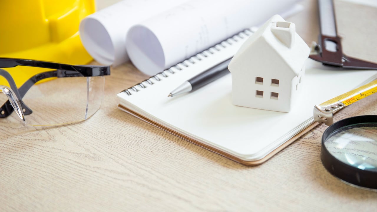 🏡 Understanding Survey Issues (Encroachments, Easements, Setbacks) in Texas