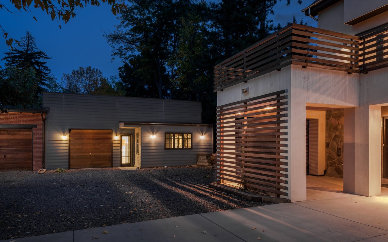 437 University Avenue