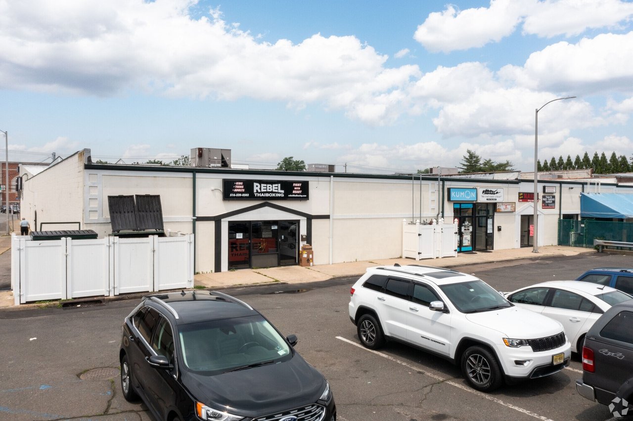 3056-3068 Hempstead Tpke