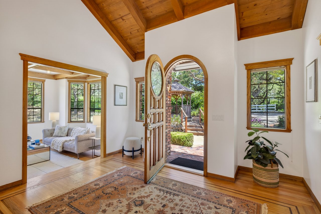 Expansive & Private Novato Estate