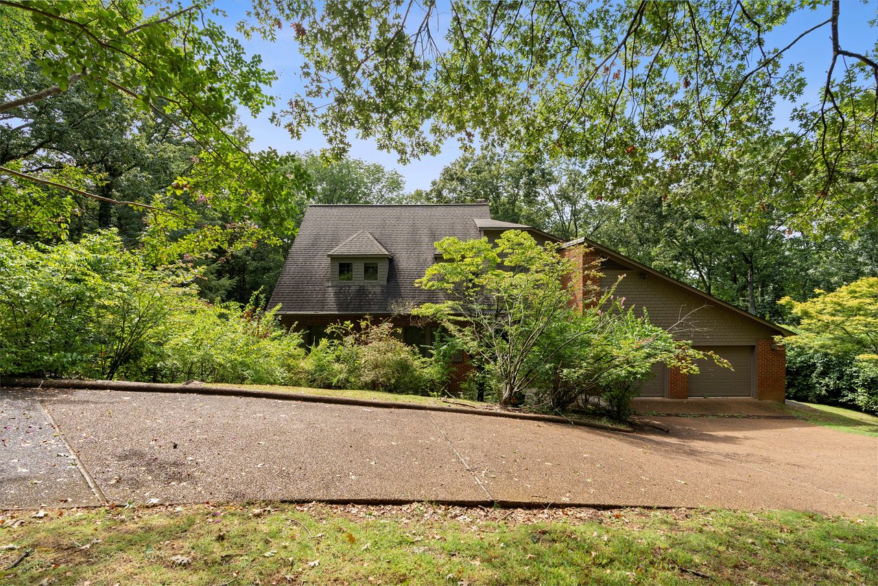 One-of-a-Kind Huntsville Retreat