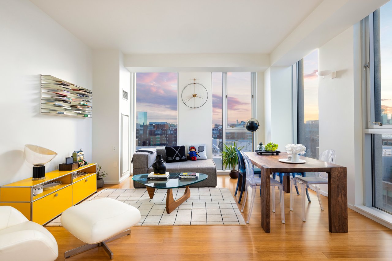 2 Earhart Street, Unit 904