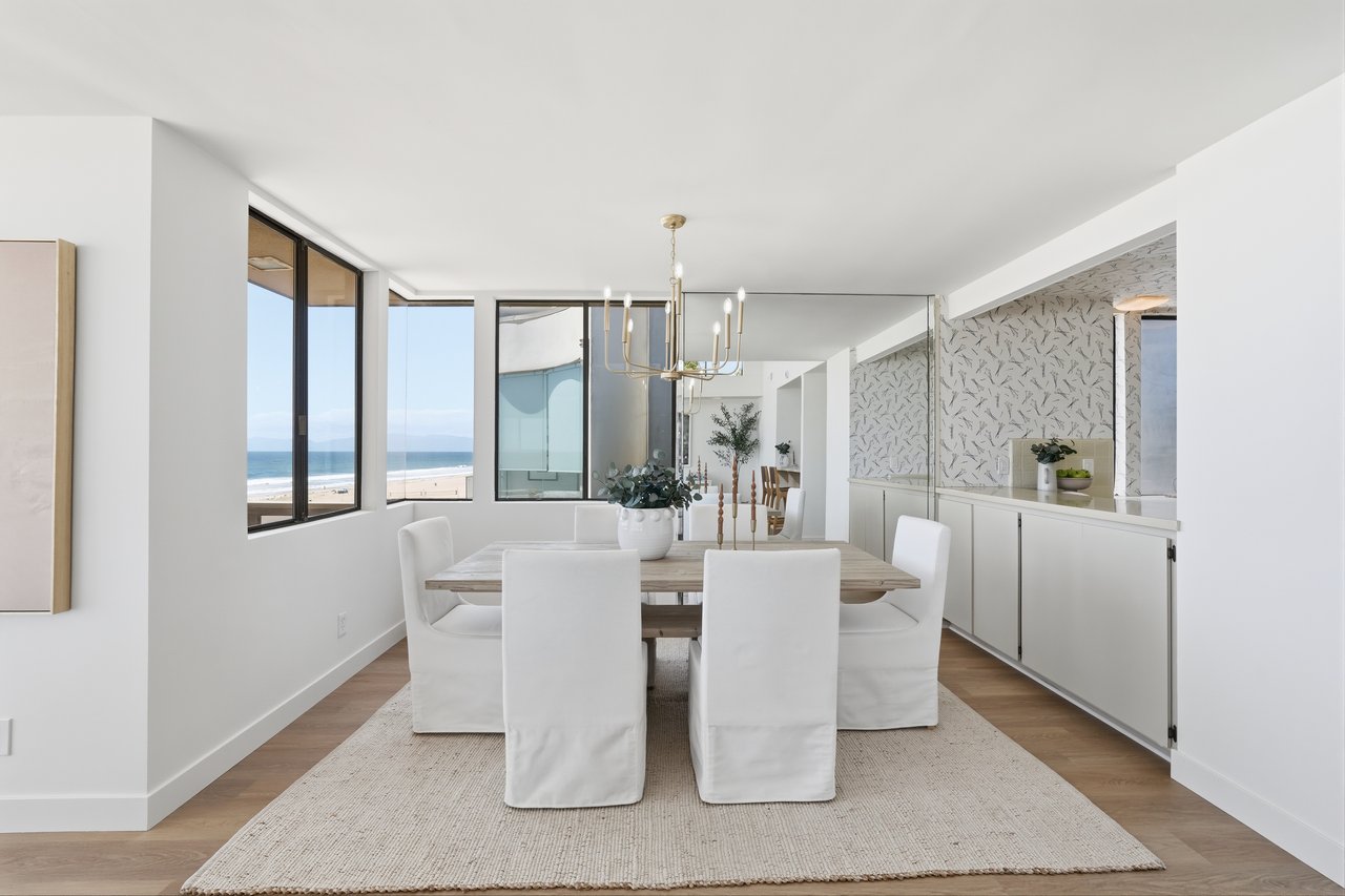 2516 The Strand
