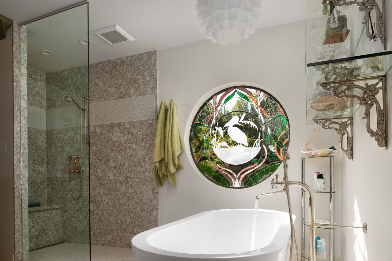 3042 N MANOR Drive E