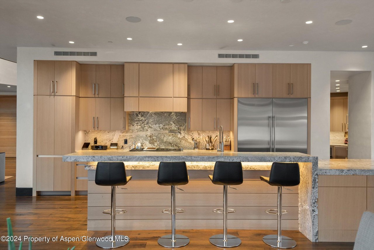 1422 W Buttermilk Road