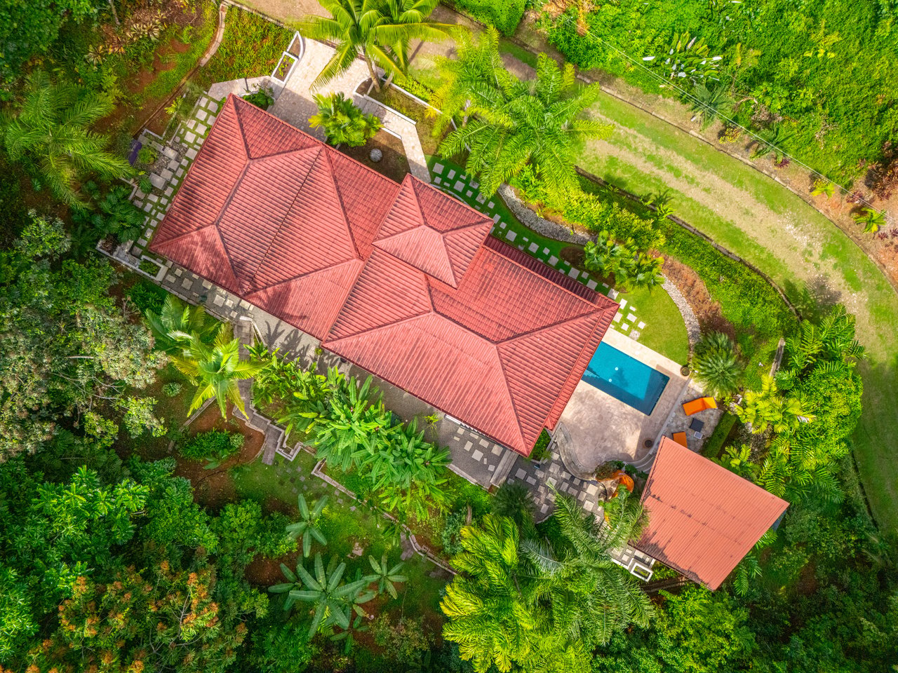 Casa de Orquideas - Mountains, Ocean and Jungle with Privacy In Gated Community, Ojochal