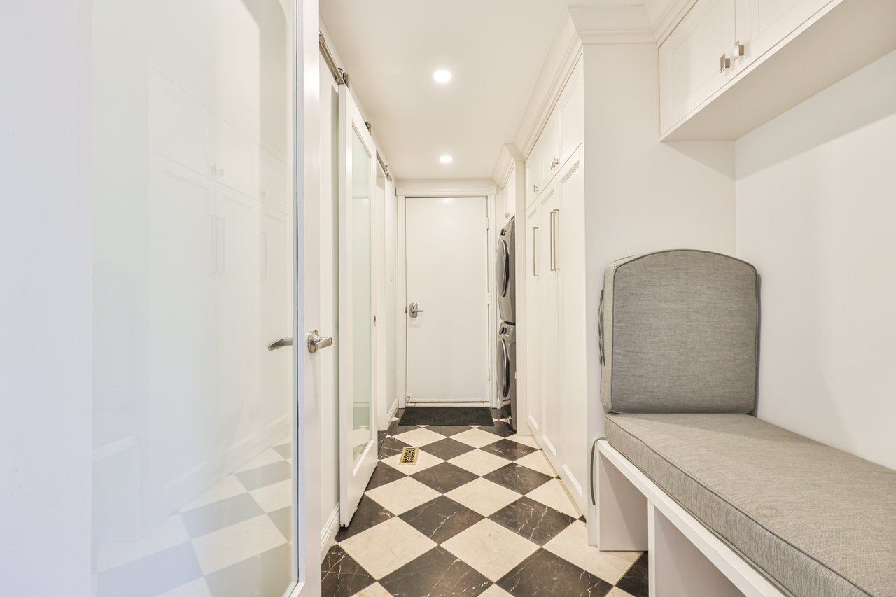 108 Whittington Place, Oakville