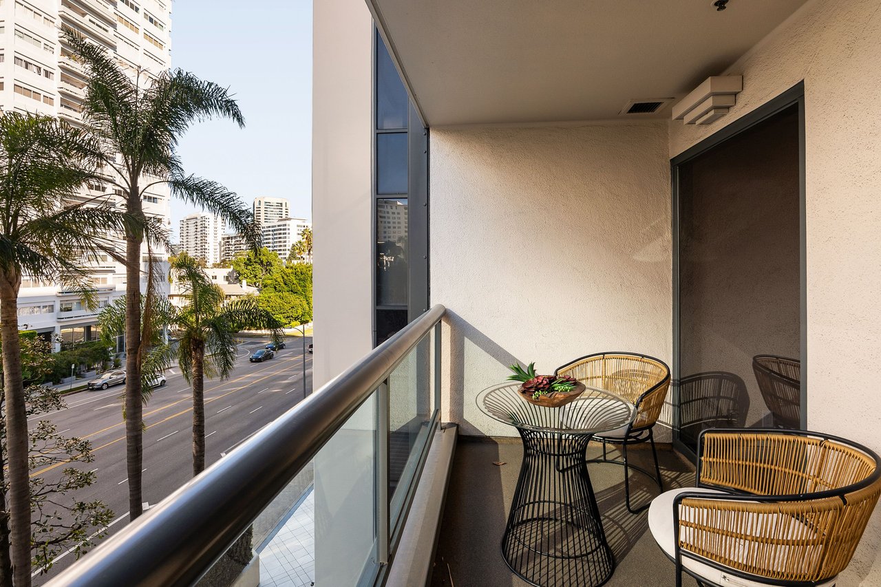 Park Wilshire #406, Wilshire Corridor